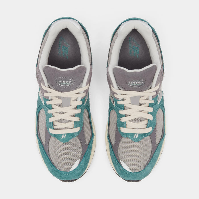 2002R Mens Running Shoes (New Spruce/Magnet)