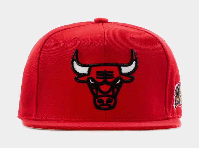Chicago Bulls Fitted Hat Mens Hat (Red)