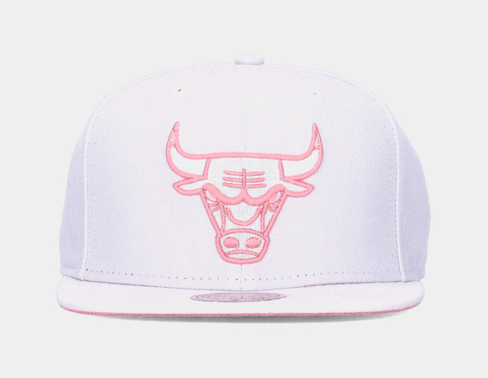 Chicago Bulls Summer Suede Snapback Mens Hat (White)