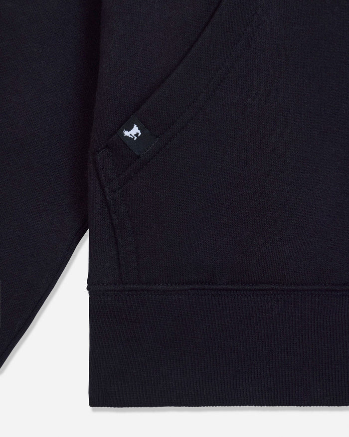 Close-up of black hoodie seam and pocket#color_black