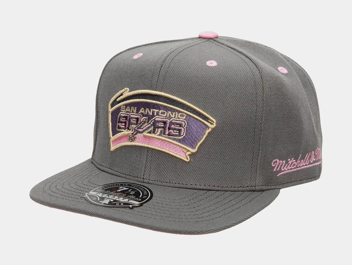 San Antonio Spurs Lavender Dreams Mens Fitted Hat (Grey)